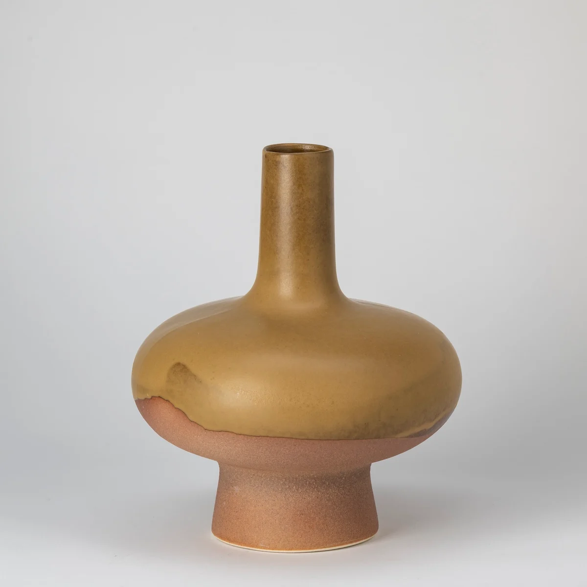 Dani vessel in Terracotta / Matt Ochre
