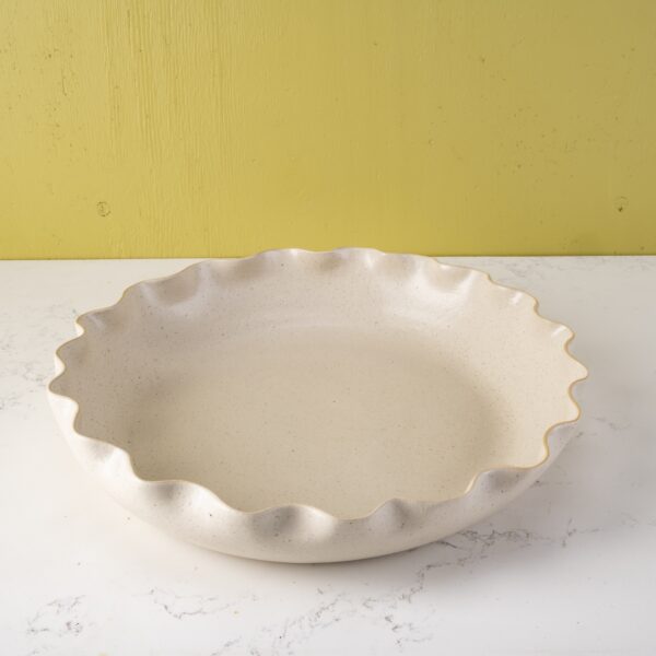 Acacia med fluted edge toasted cream