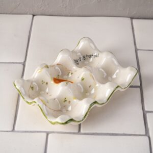 Egg holder egg sistential