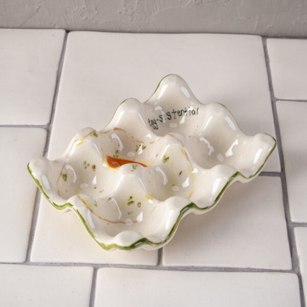 Egg holder egg sistential